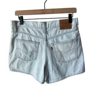 Levi's 80s Mom Light Wash Denim Shorts Size 29